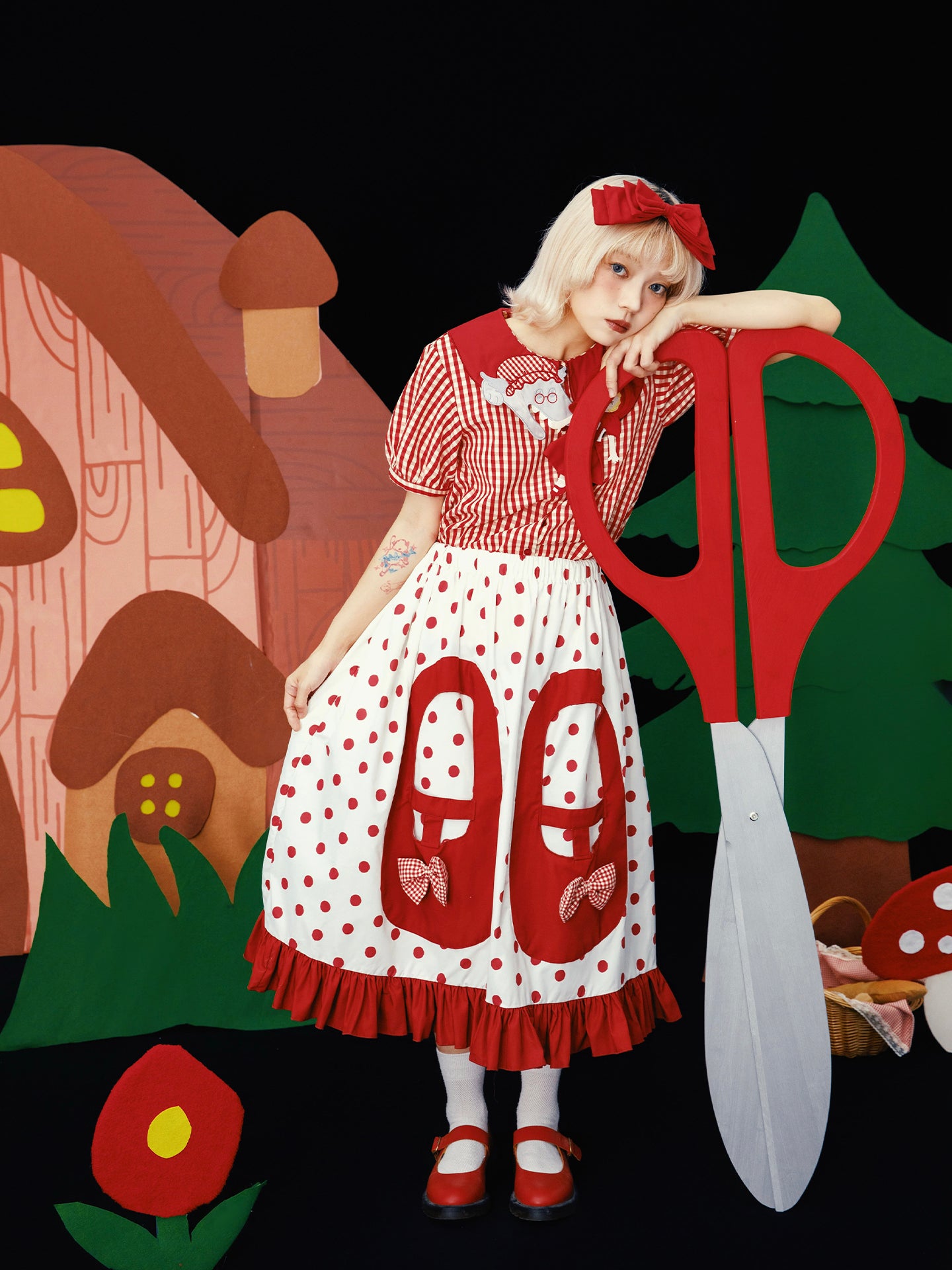 Meugler – Kawaii Giant Red Shoes Bow Pocket Polka Dot Skirt