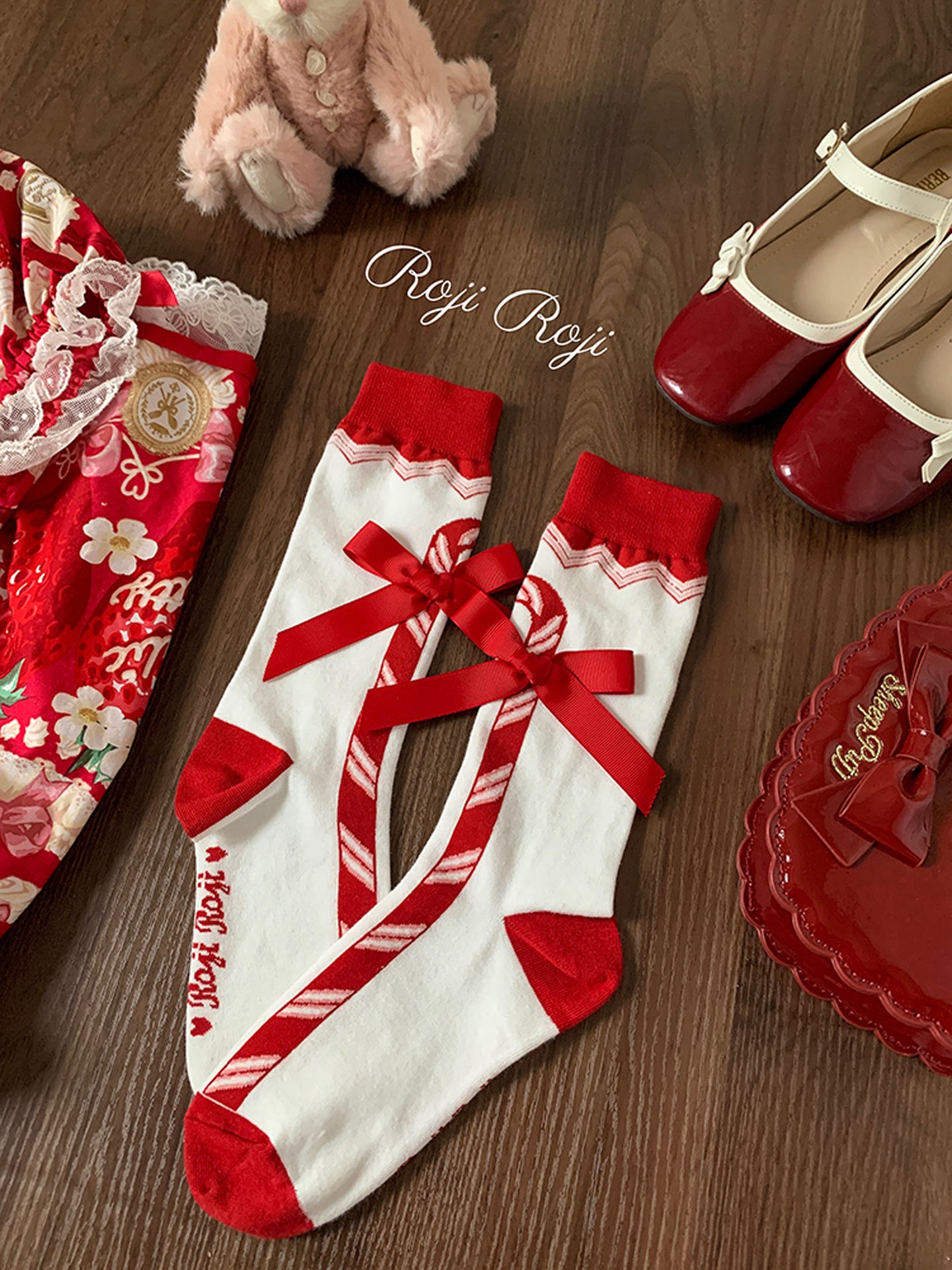 Roji Roji - Kawaii Candy Cane Cotton Socks Women’s Christmas Gift socks Roji Roji