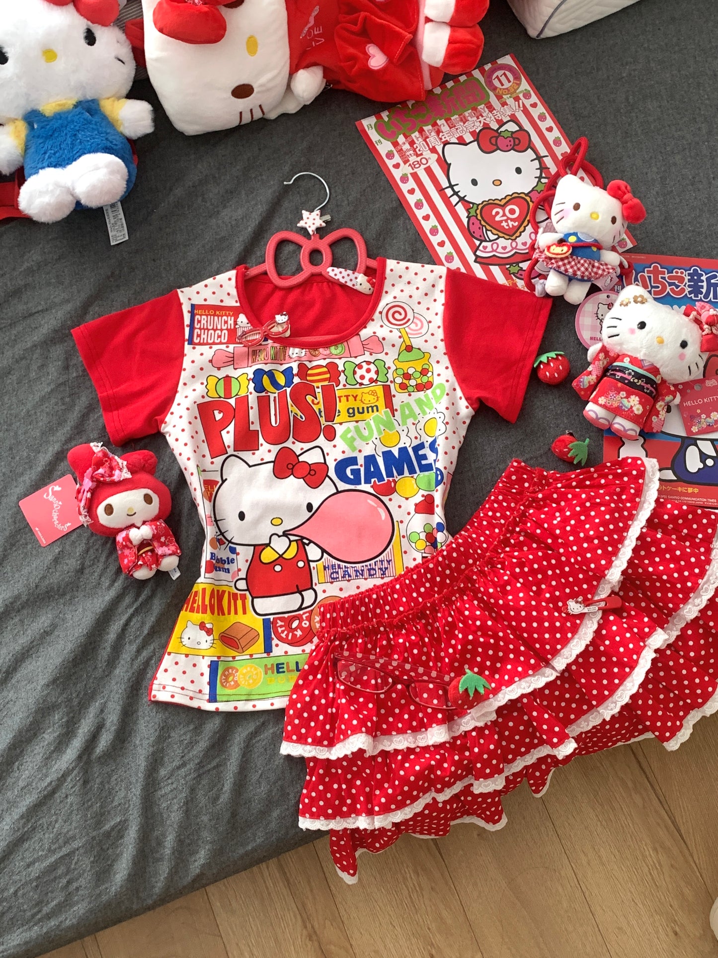 Decora Kei Set – Kitty Tee & Polka Dot Skirt set Blurred Bear Red Polka Dot Tiered Skirt S