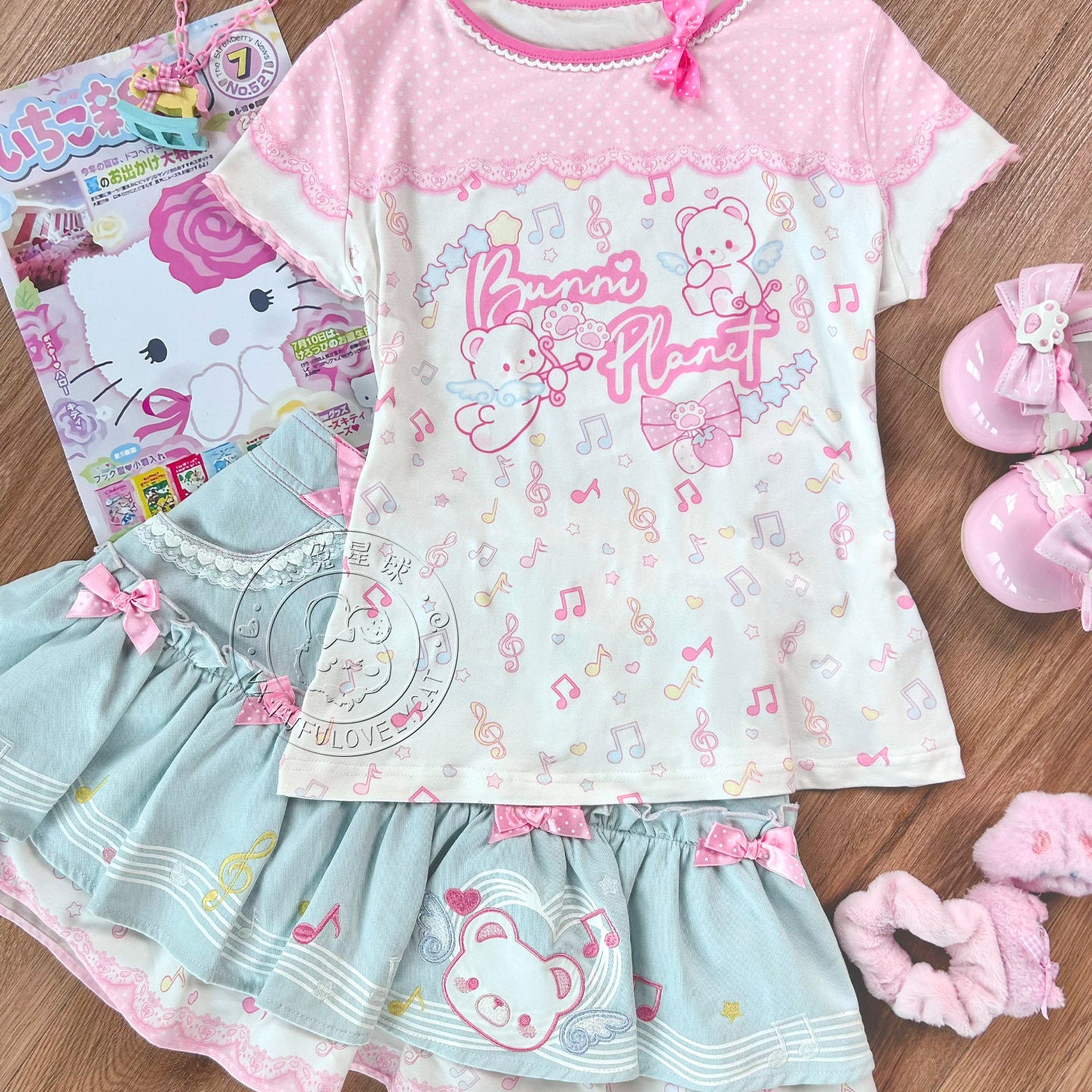 Bunny Planet - Bow Print Soft Tee tshirt bunnyplanet