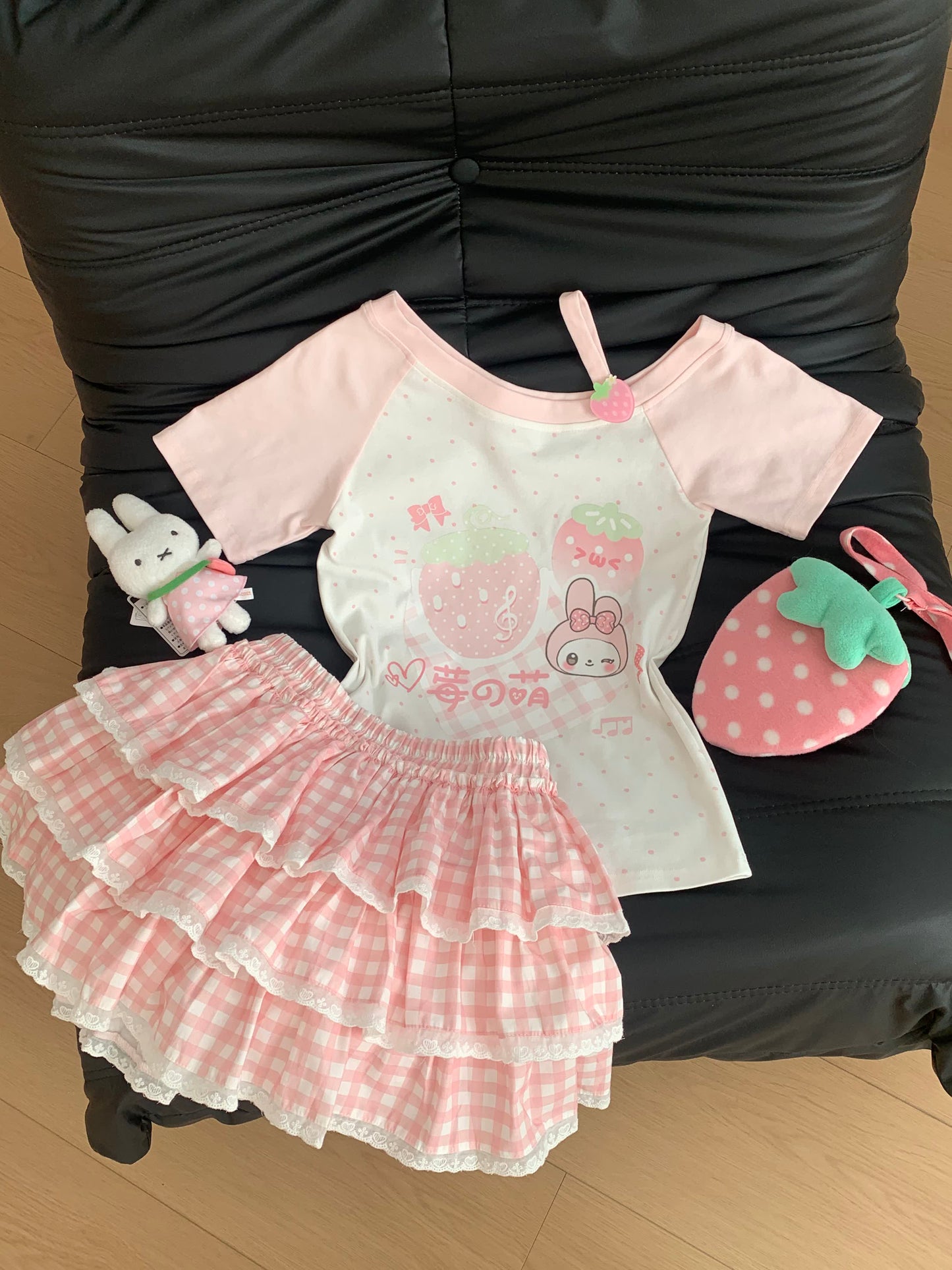 Blurred Bear - Strawberry Kawaii Tee & Cake Skirt Set set Blurred Bear