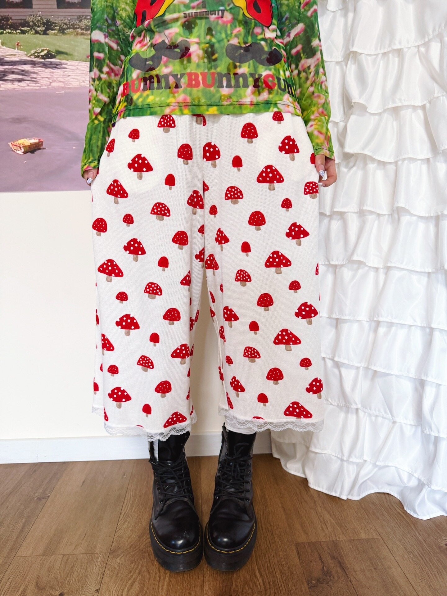 bunnybunnygun - White Mushroom Lace Capri Pants shorts bunnybunnygun