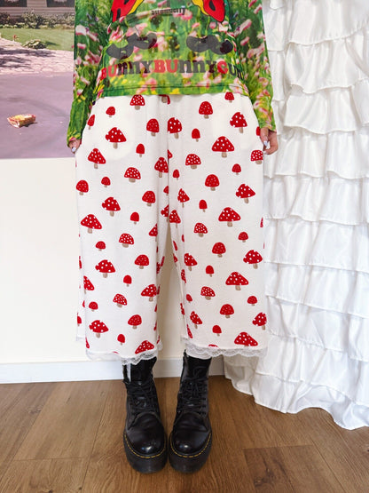 bunnybunnygun - White Mushroom Lace Capri Pants shorts bunnybunnygun