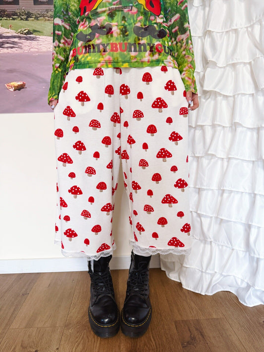 bunnybunnygun - White Mushroom Lace Capri Pants shorts bunnybunnygun