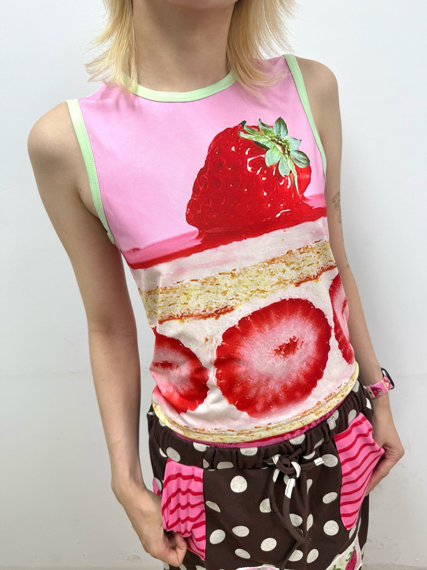 FRUITS - Strawberry Cake Print Tank Top camisole Fruits