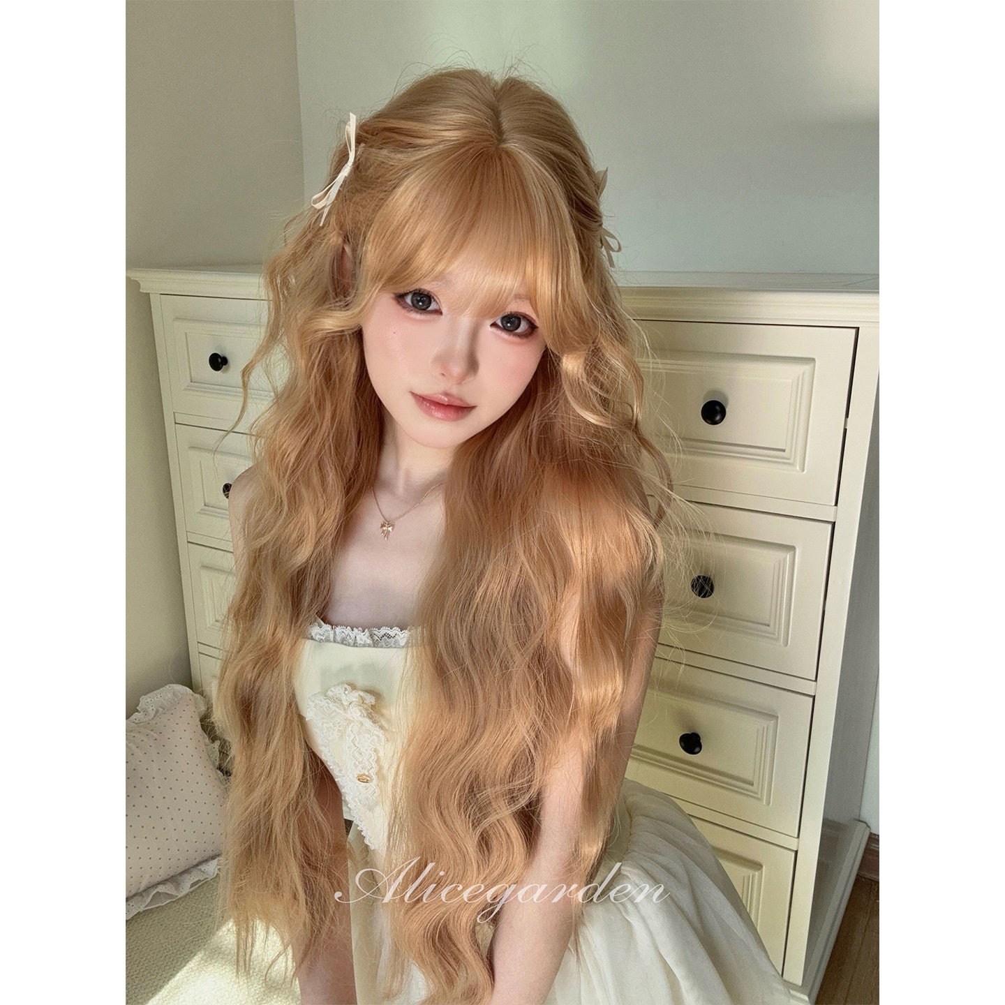 Alice Garden – Tea Blonde Curly Wig wig Alice Garden
