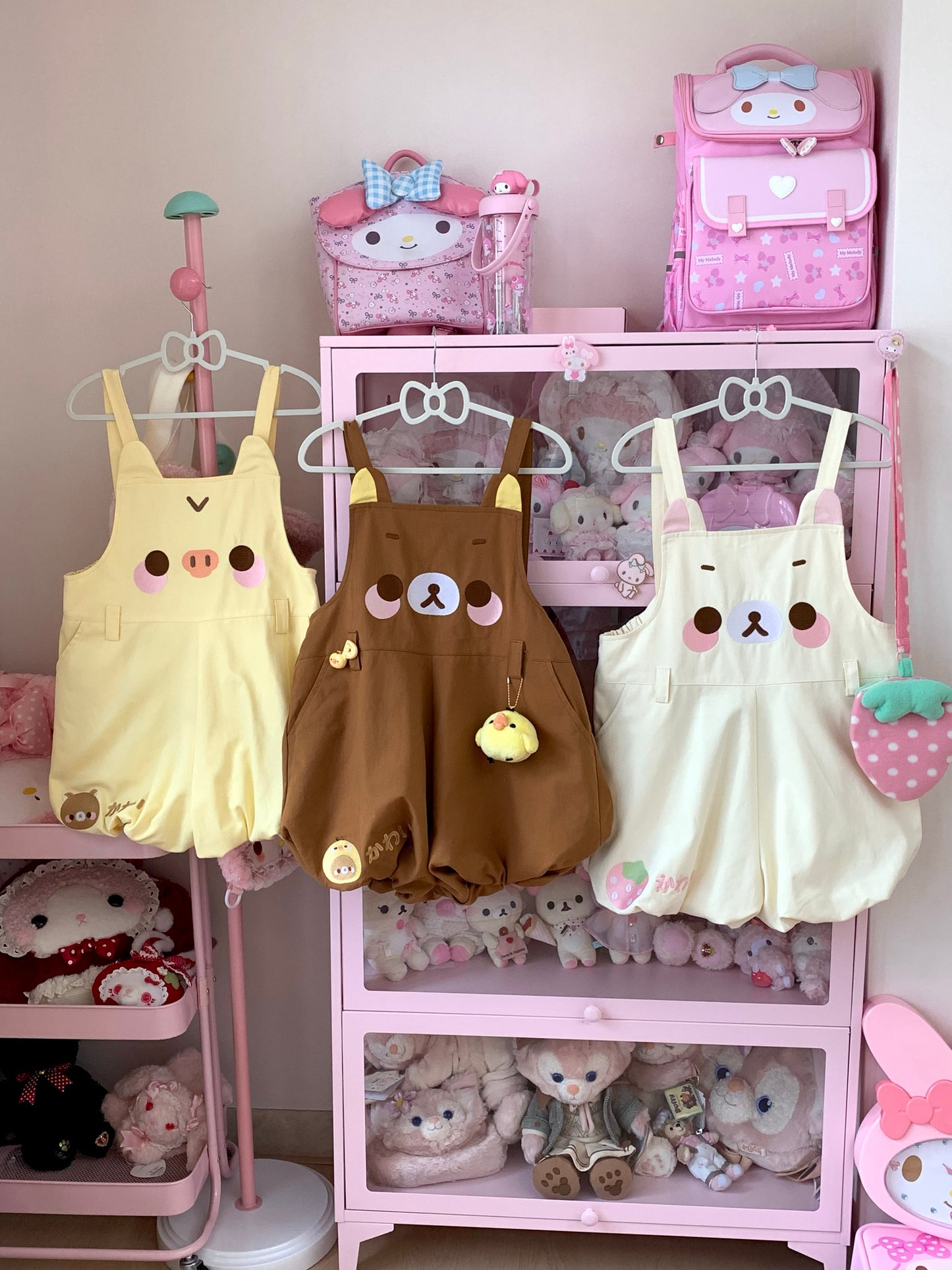 blurred bear - Bear Embroidery Short Overalls