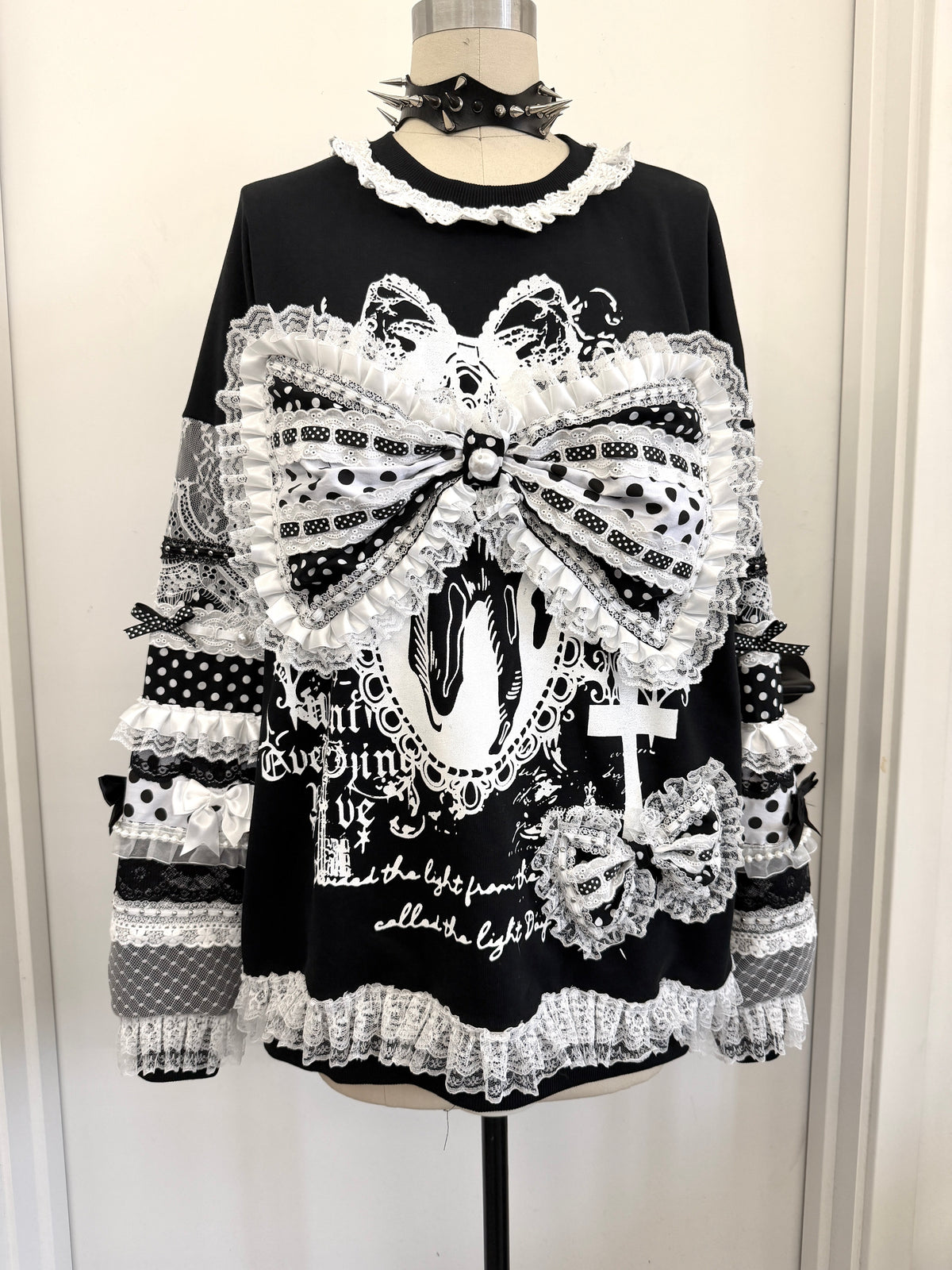 Red Devil - Lace Patchwork Bow Black Sweatshirt sweatshirt Red Devil