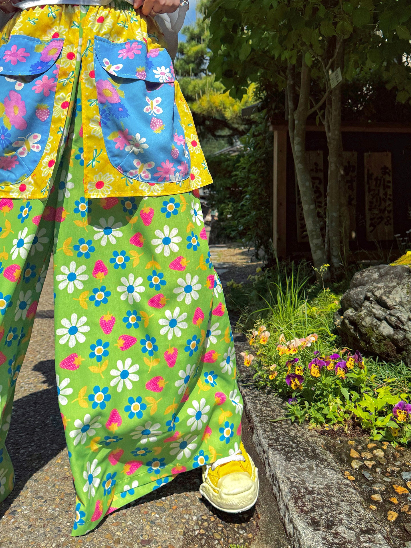 made in zzz - Strawberry Floral Wide Leg Pants pants made in zzz