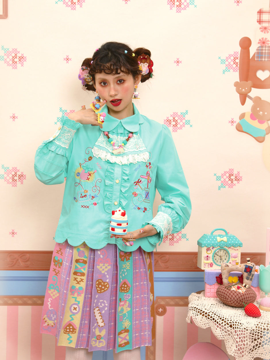 Lutra Jump - Decora Petal Collar Embroidered Blouse