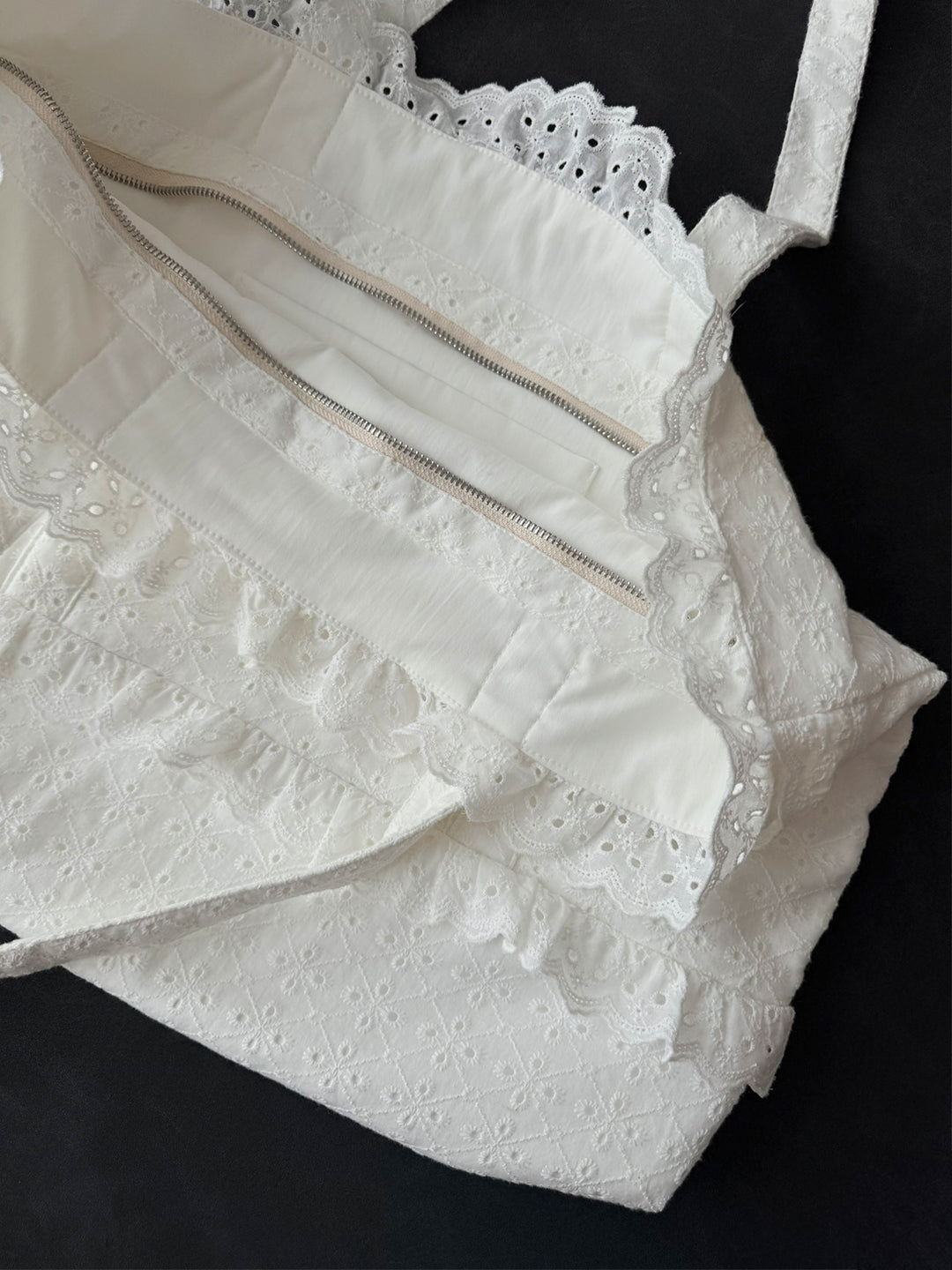 Ate a Dream - Vintage Lace Embroidered Tote bag Ate a Dream