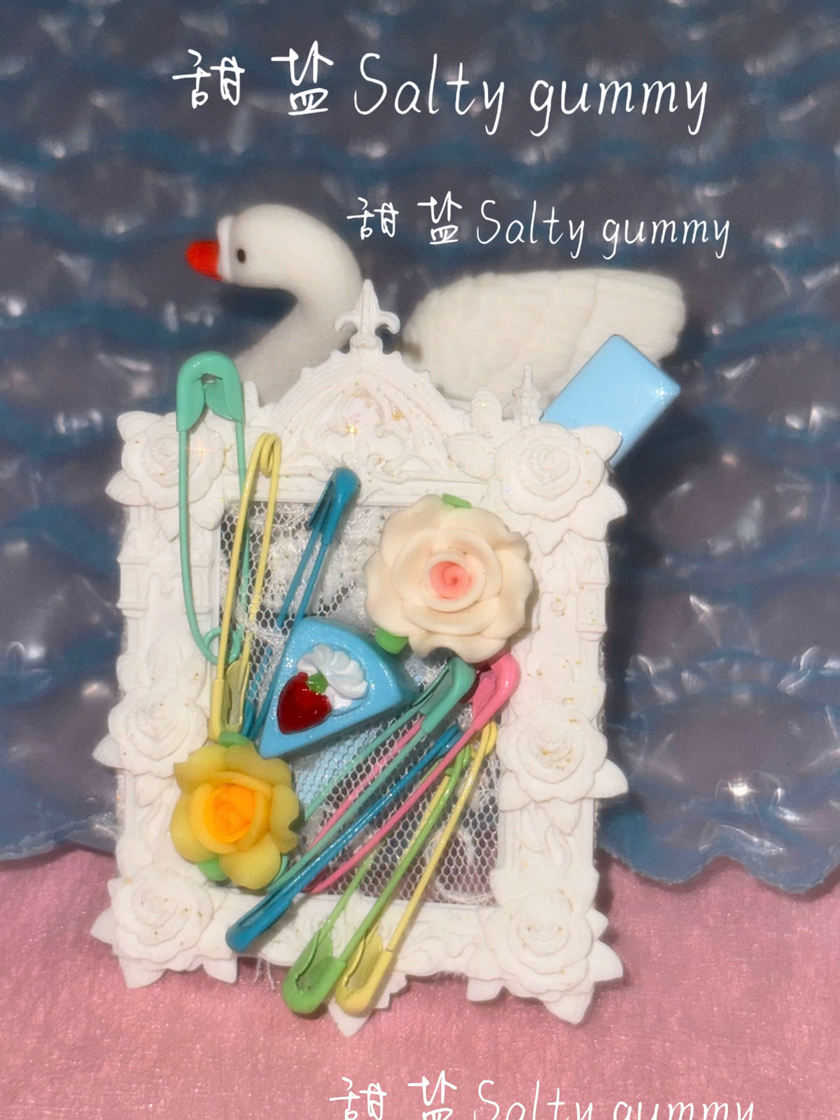 Salty Gummy - Y2K Vintage Ornate Photo Album Hair Clip hair clip Salty Gummy