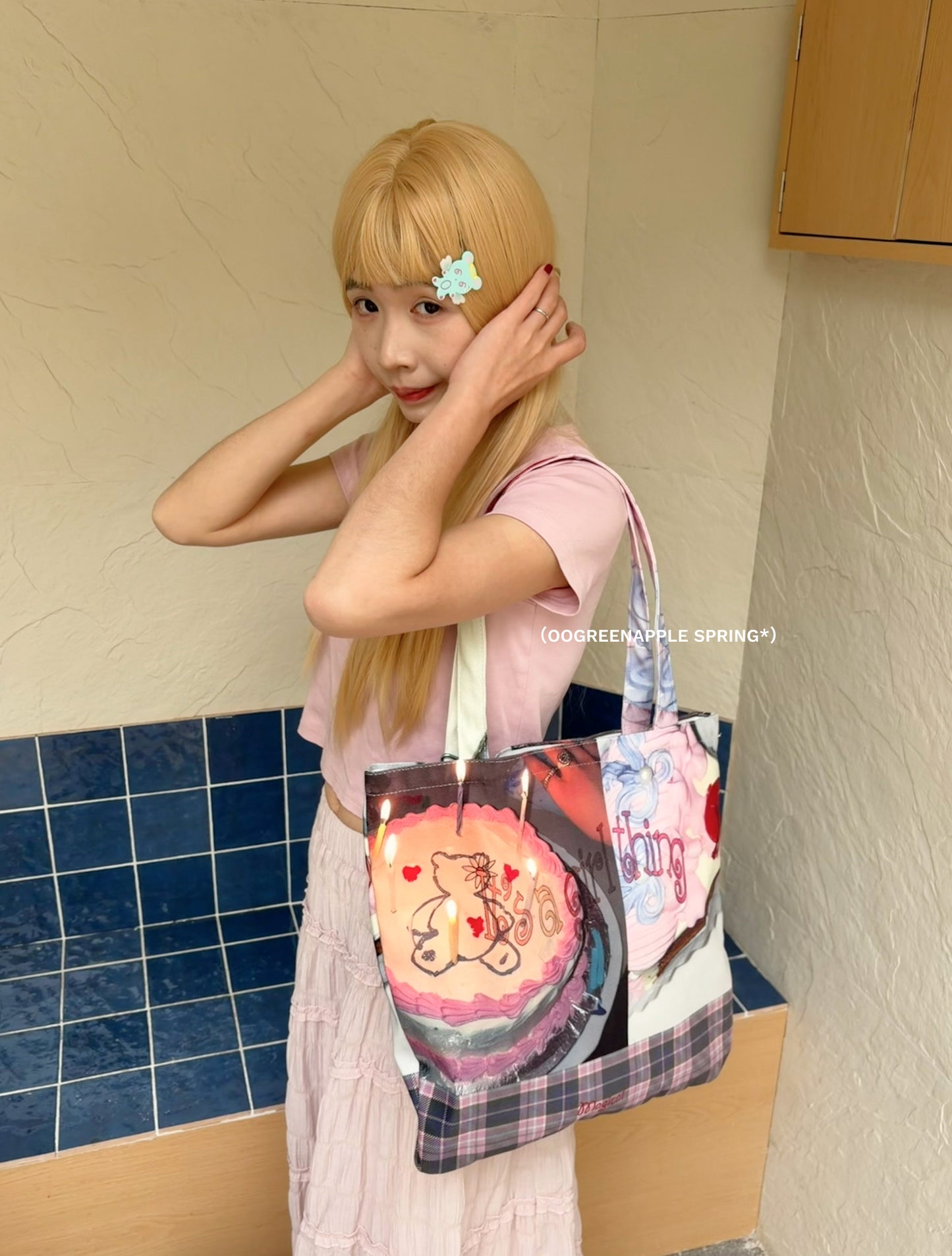 Oogreenapple - Graffiti Bear Canvas Shoulder Bag bag Oogreenapple