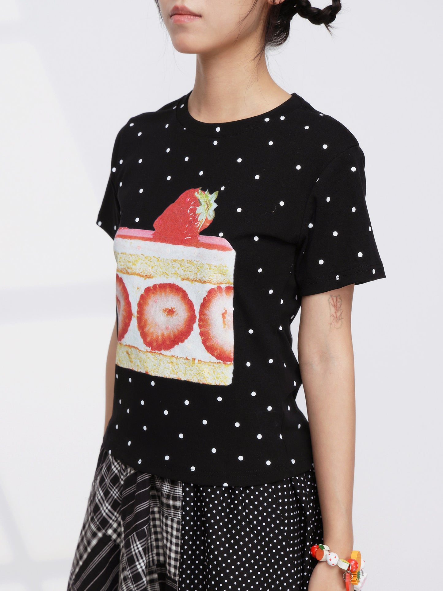 FRUITS - Black Strawberry Print Tee tshirt Fruits