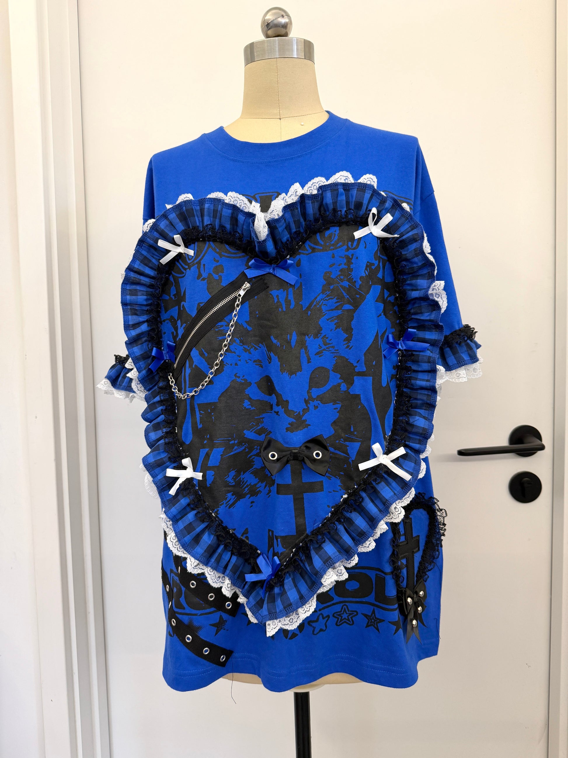 RedDevil - Cat Lace Heart Graphic T Shirt | Visual Kei Punk Dark Kawaii Fashion shirt Red Devil