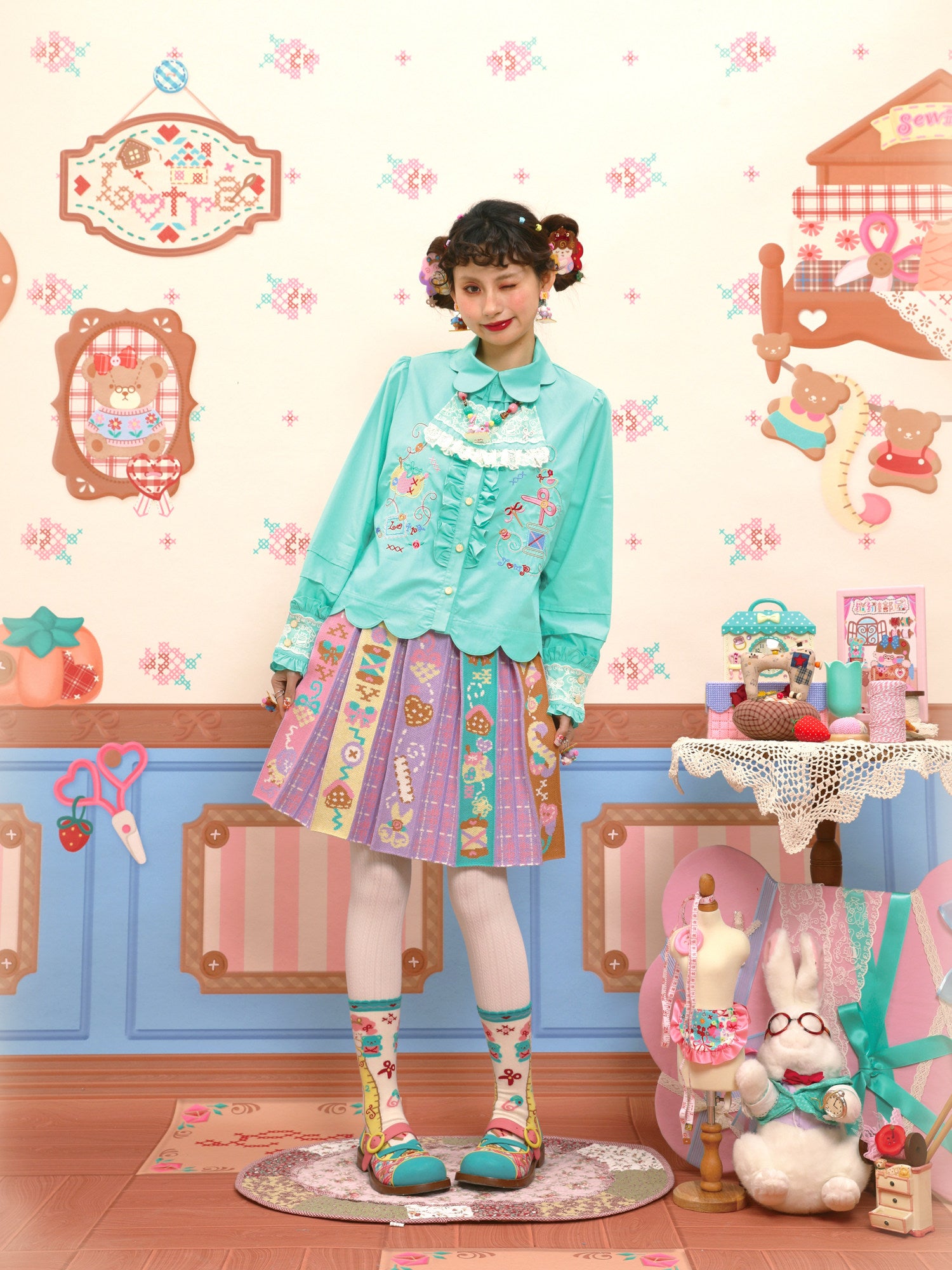 Lutra Jump - Decora Petal Collar Embroidered Blouse blouse Lutra Jump