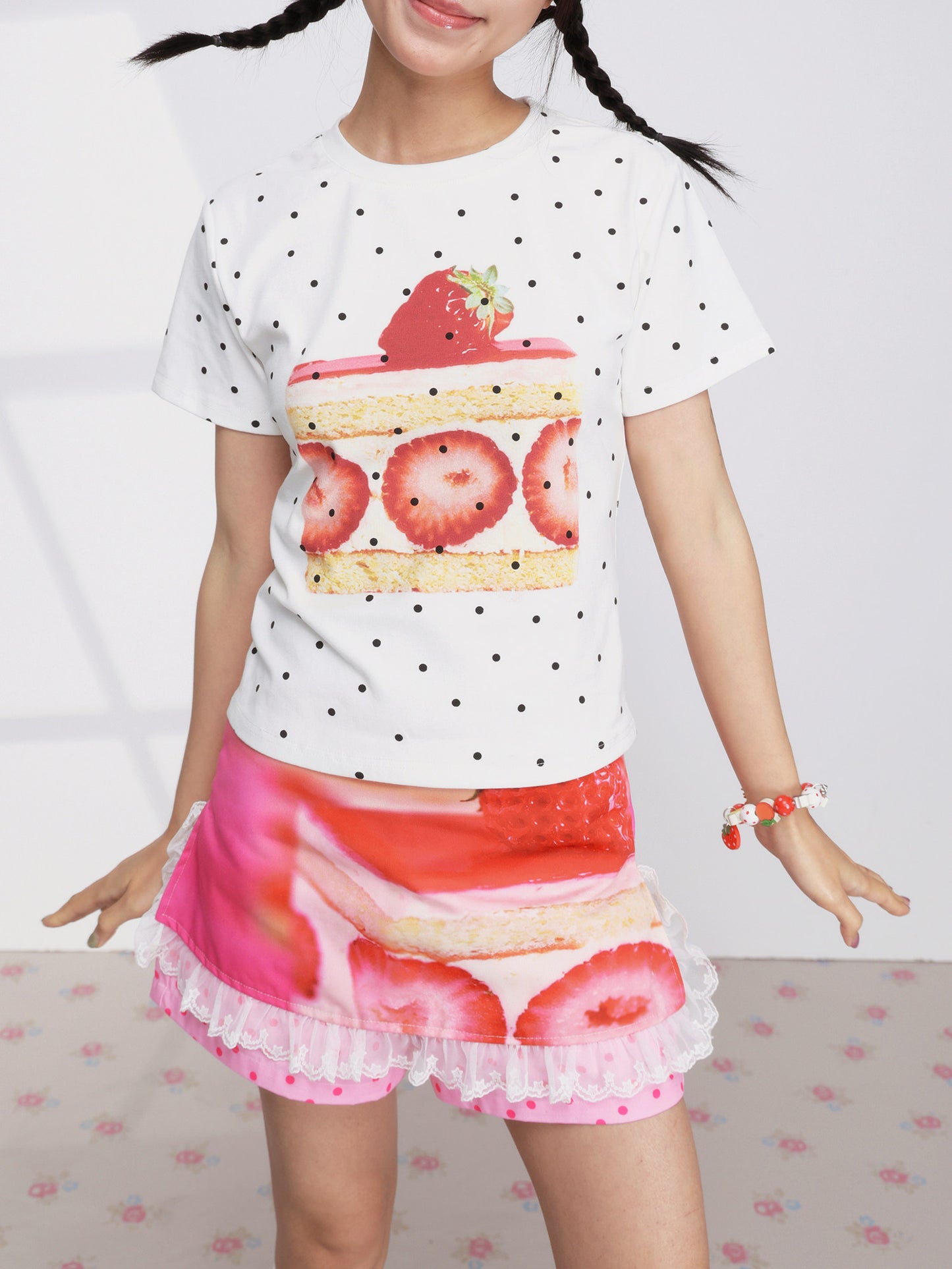 FRUITS - White Strawberry Print Tee tshirt Fruits