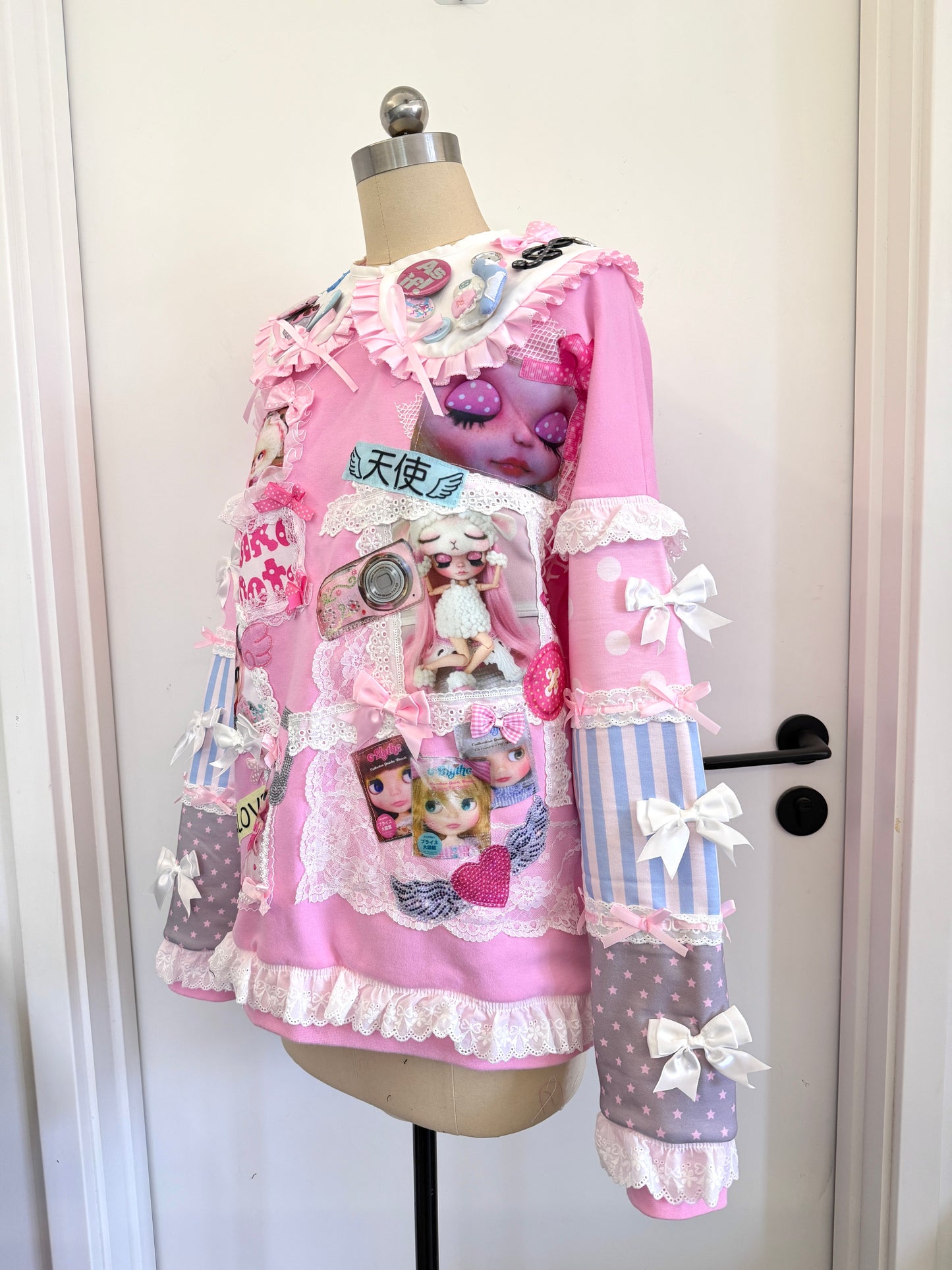 Red Devil - Cute Pink Patch Doll Collar Sweatshirt sweatshirt Red Devil