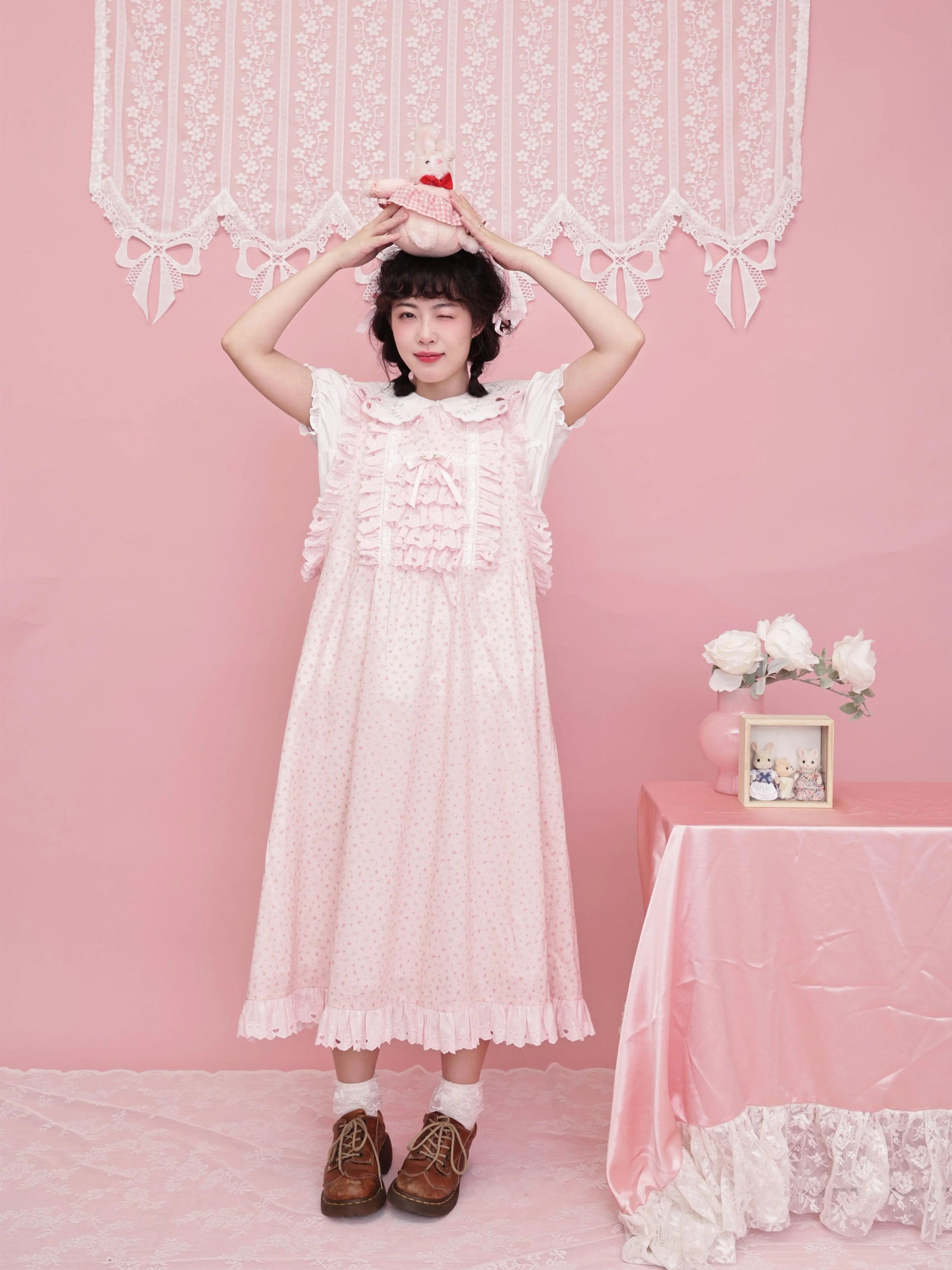 SemenCoicis – Vintage Pink Sleeveless Dress with Butterfly Lace Embroidery dress SemenCoicis