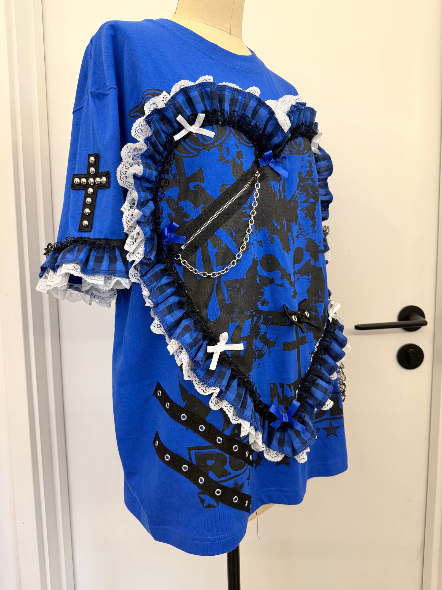 RedDevil - Cat Lace Heart Graphic T Shirt | Visual Kei Punk Dark Kawaii Fashion shirt Red Devil