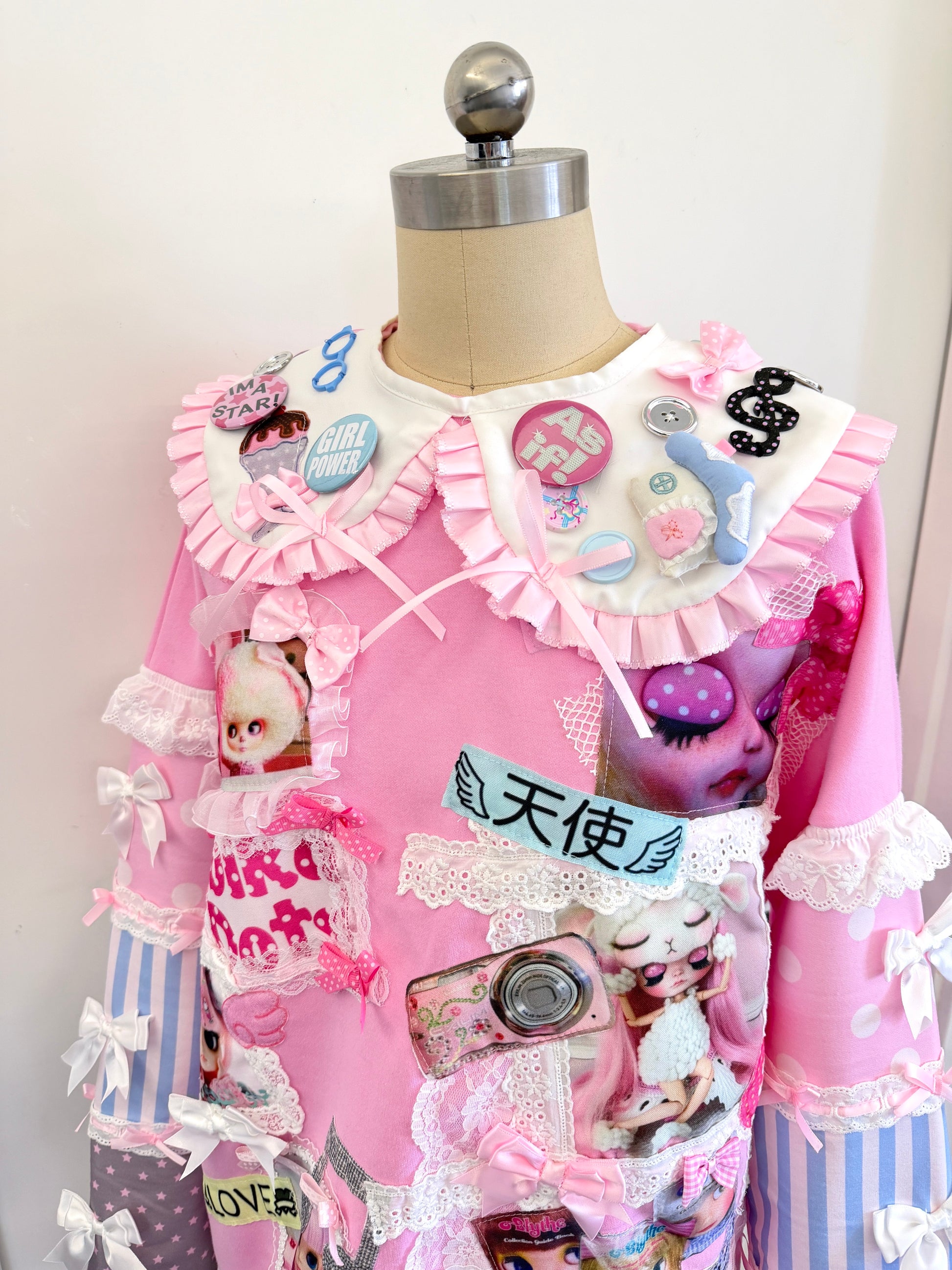 Red Devil - Cute Pink Patch Doll Collar Sweatshirt sweatshirt Red Devil