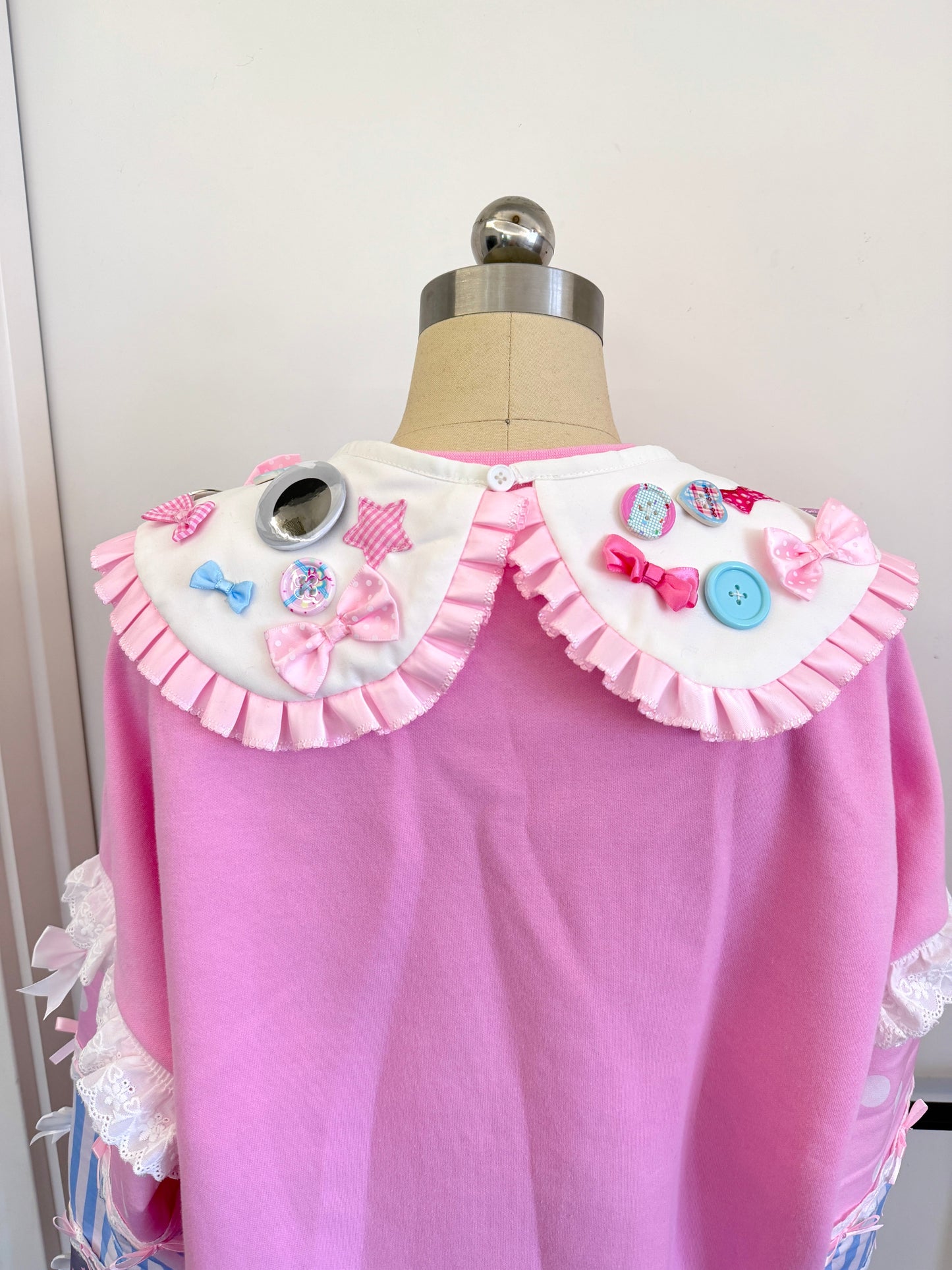 Red Devil - Cute Pink Patch Doll Collar Sweatshirt sweatshirt Red Devil
