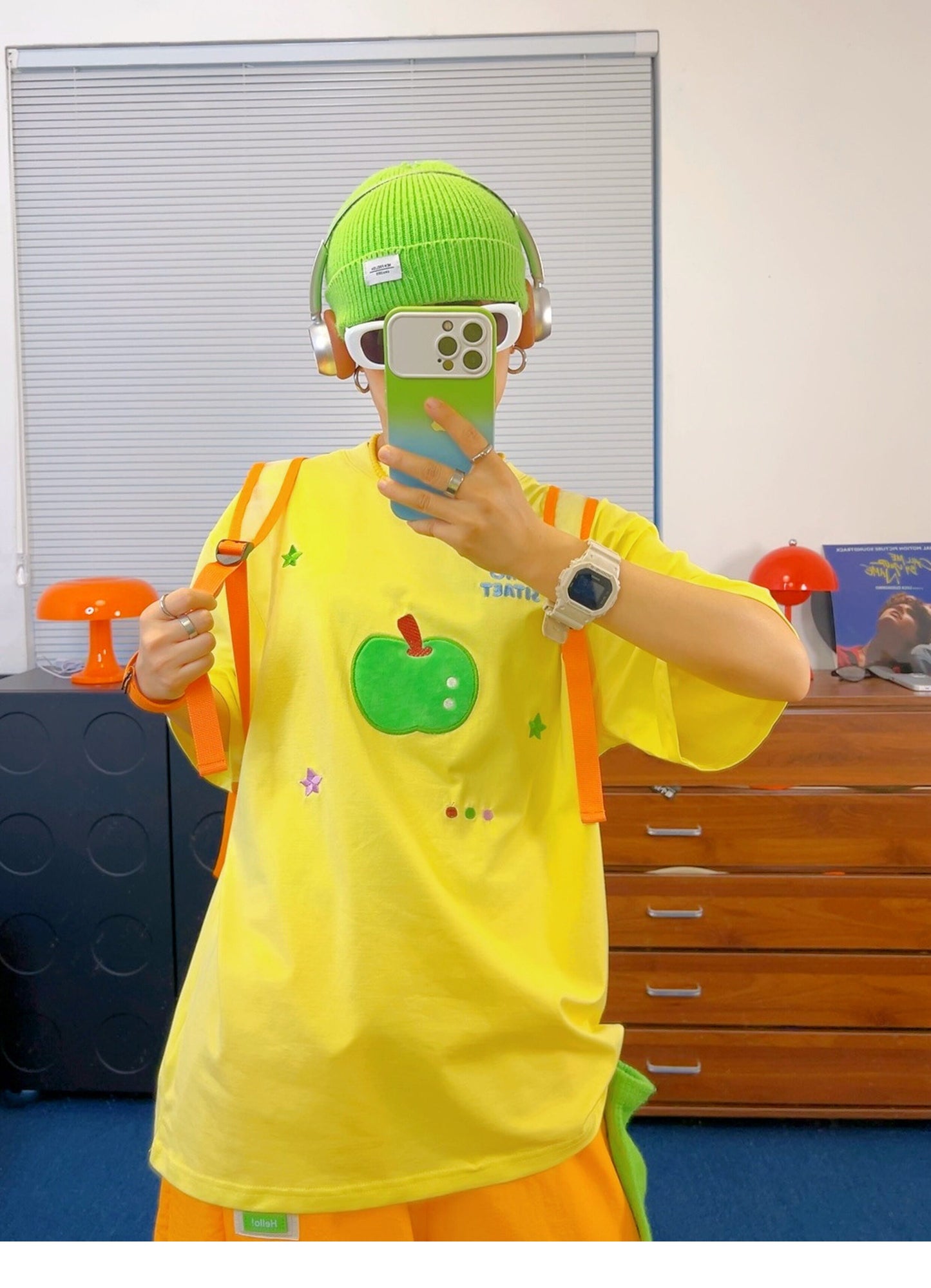 KURIOSITAET - Yellow Star Apple Embroidered T-Shirt