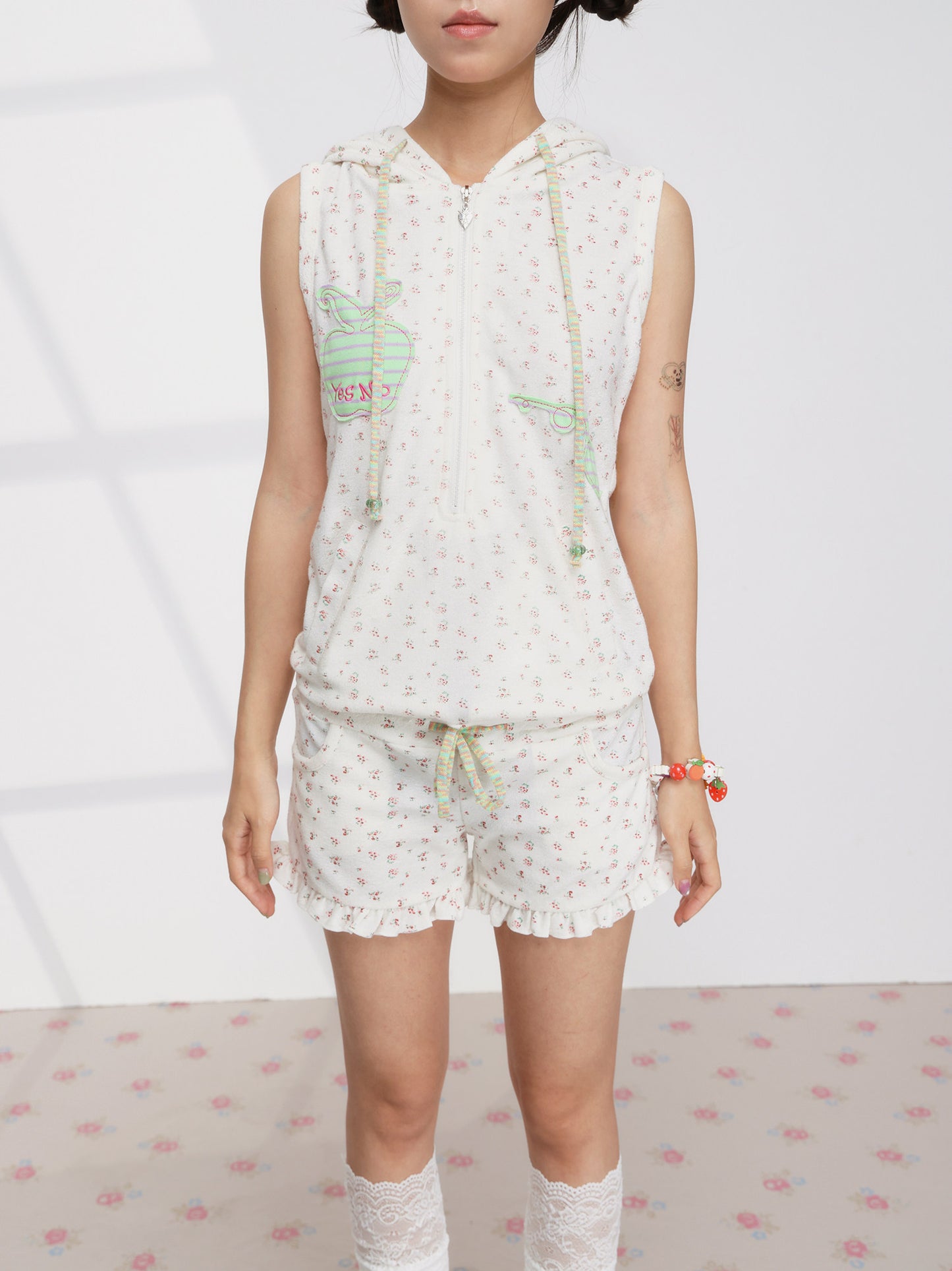 FRUITS - Apple Patch Floral Romper overall Fruits