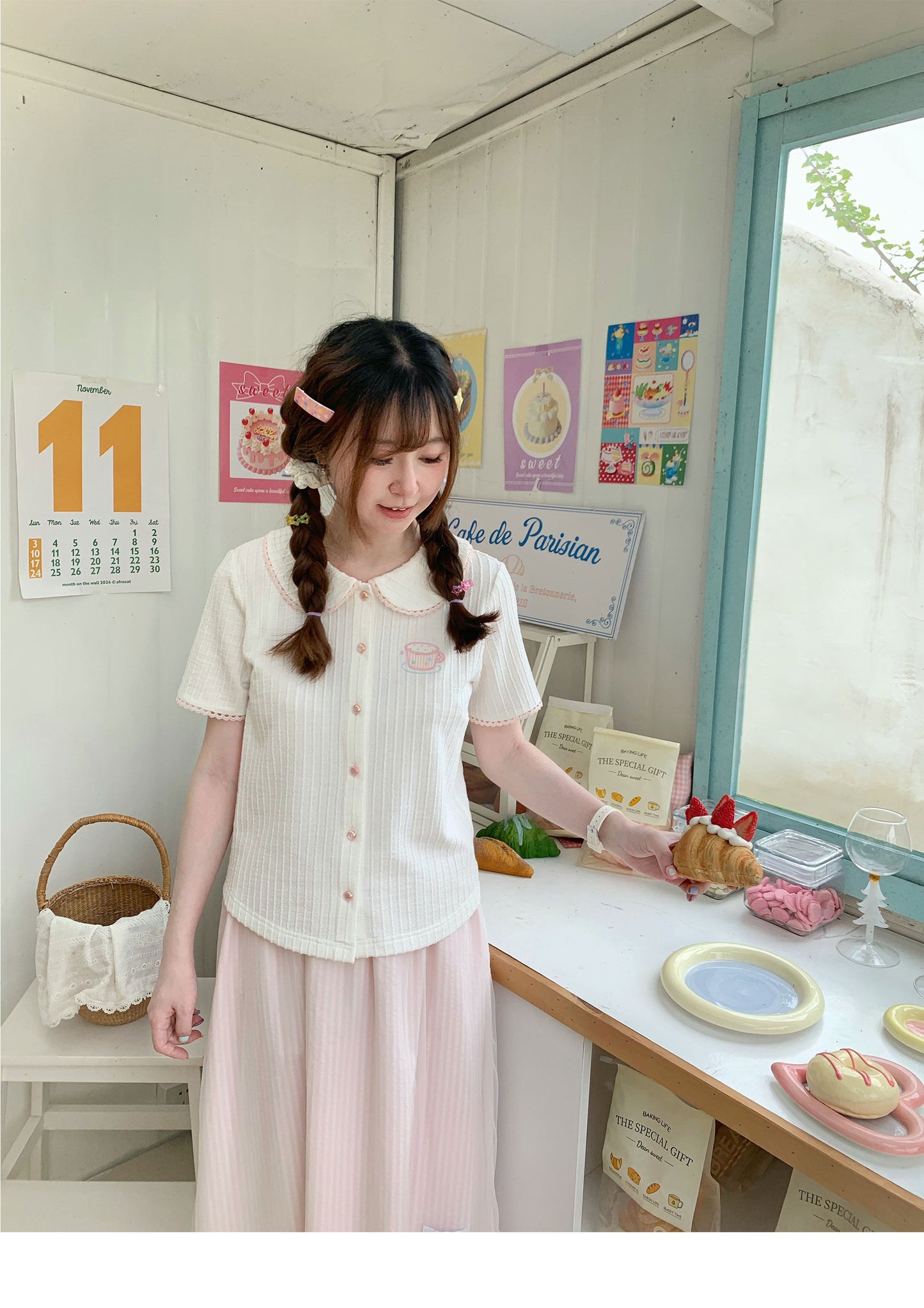 Peach Party - White Embroidered Knit Polo Cardigan