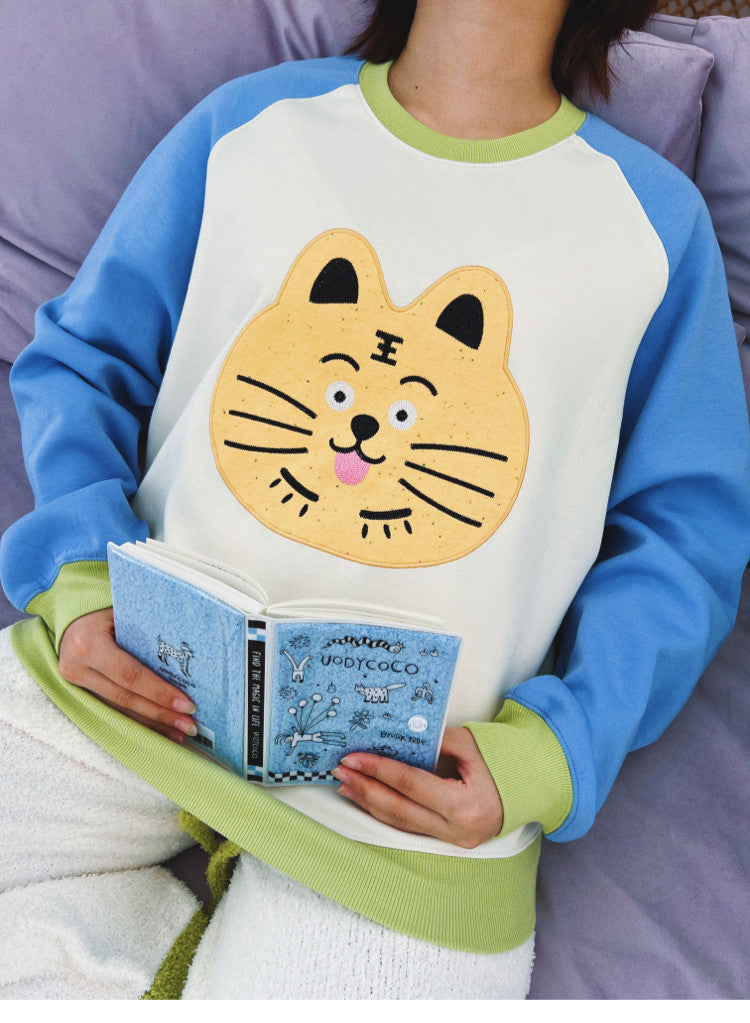 uodycoco – Colorblock Embroidered Crewneck Sweatshirt sweatshirt uodycoco