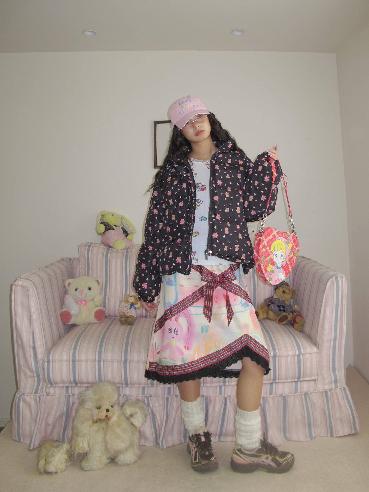 KaiXin Hostel Harajuku Black Winter Doll Floral Down Jacket with White Duck Down