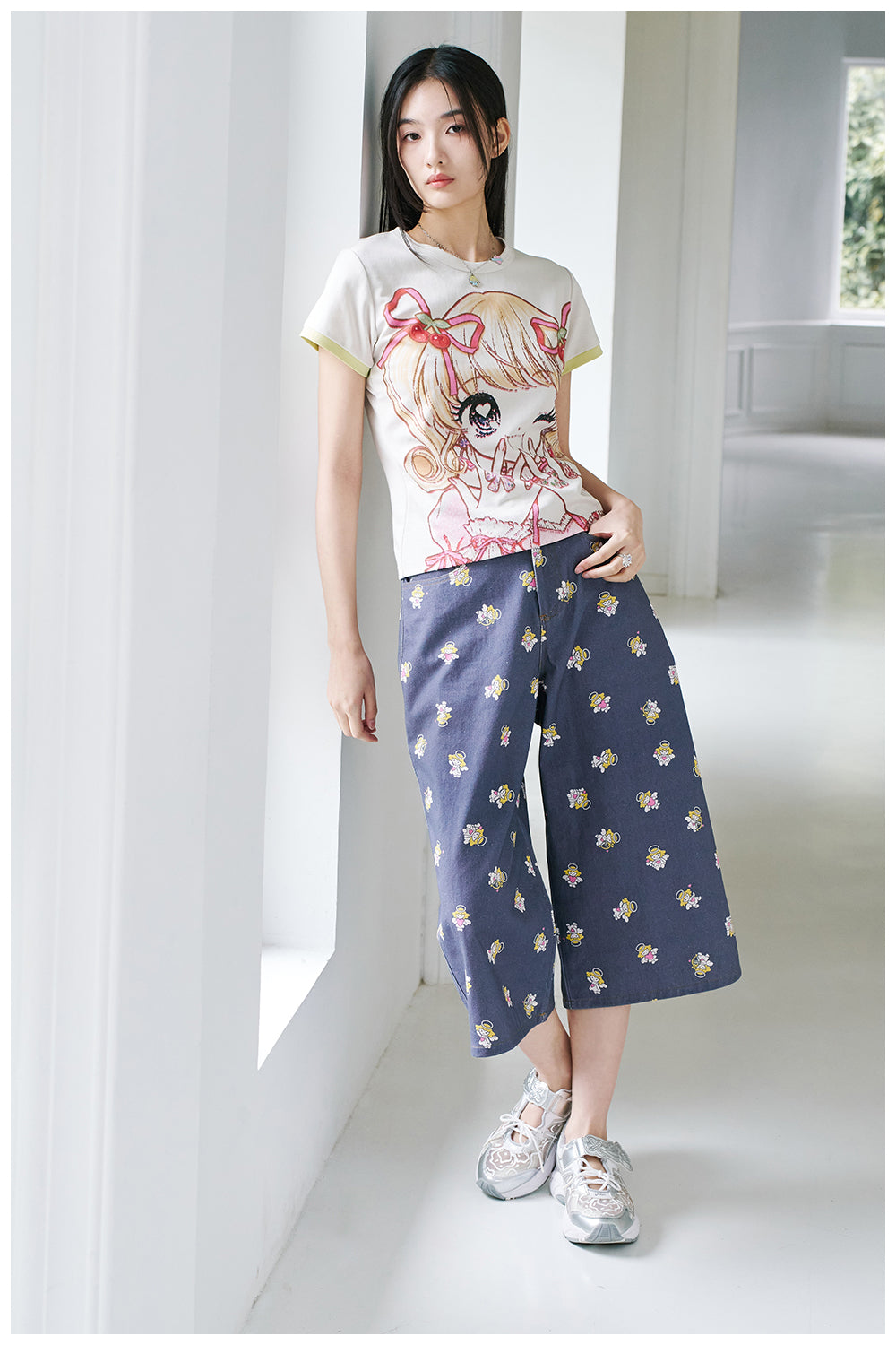tntntutu Beige T-shirt | Cute Girl Print Tee | Short Sleeve Vintage T-shirt tshirt tntntutu