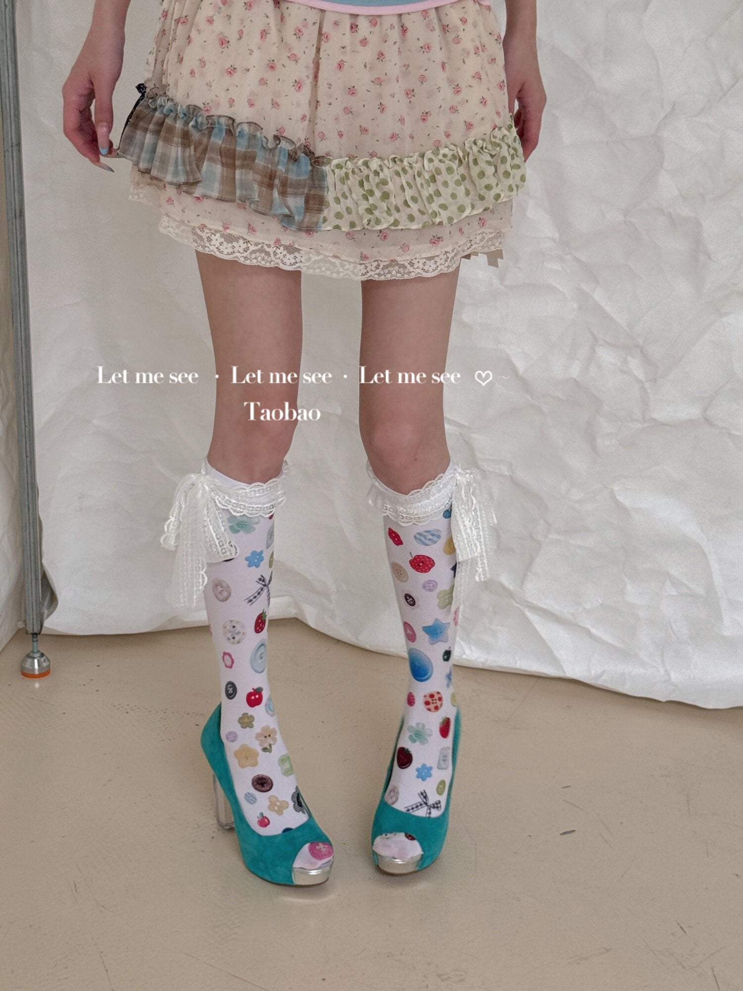 LET ME SEE - Kawaii Lace Trim Mid Socks socks let me see Button Print Socks