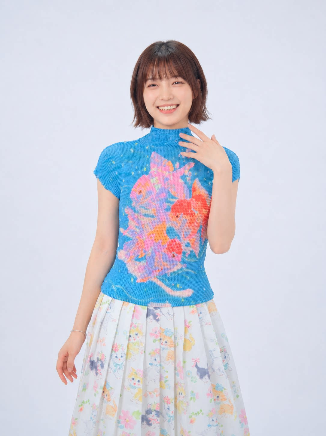 MeowMeow Bug - Cat Print Pleated Tee shirt MeowMeow Bug Dreamcore Goldfish