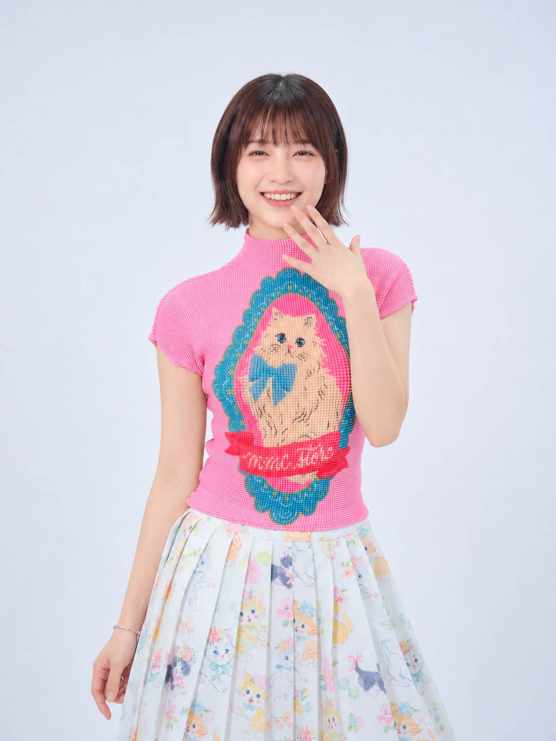 MeowMeow Bug - Cat Print Pleated Tee shirt MeowMeow Bug Mirror Cat