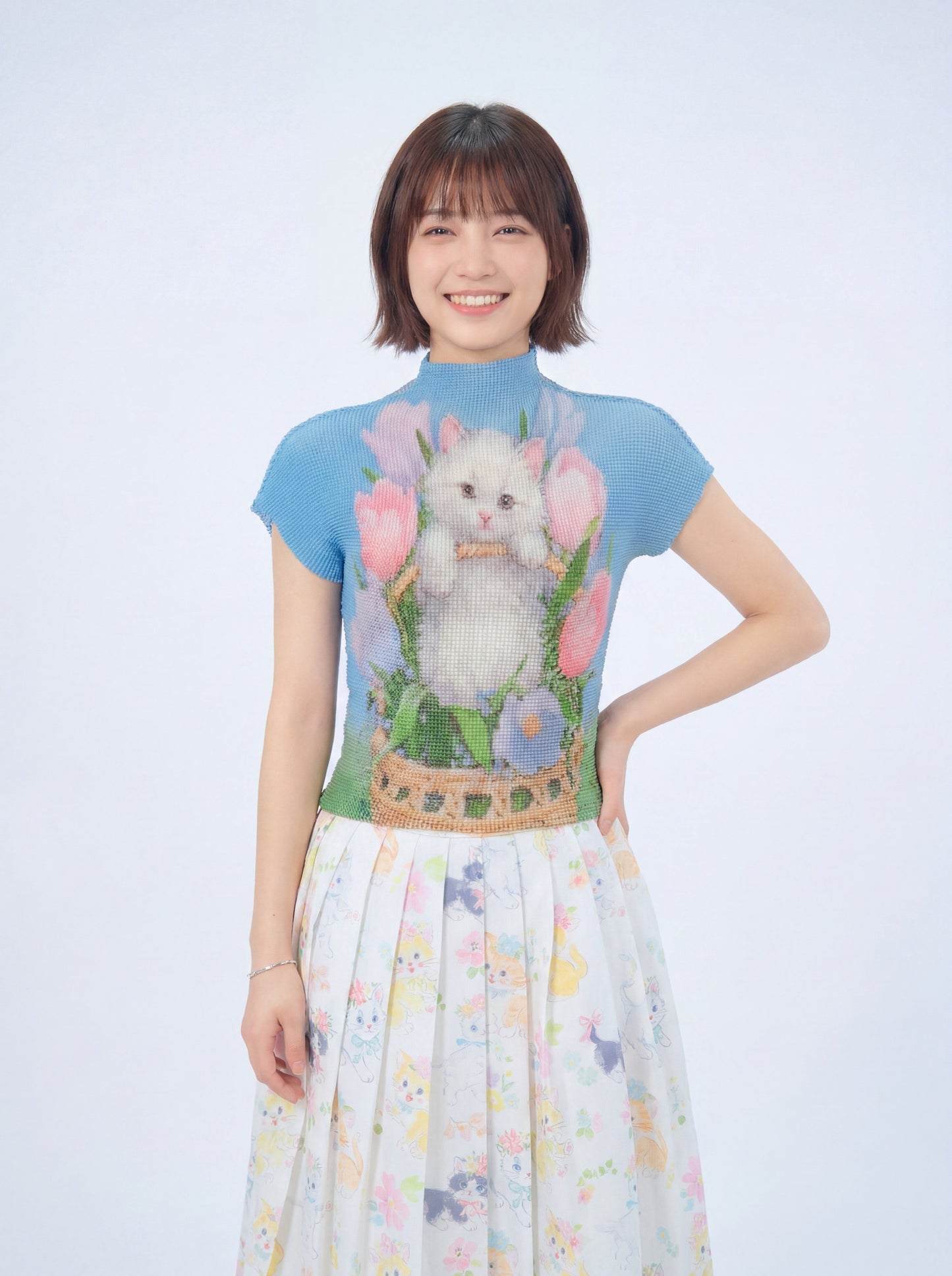 MeowMeow Bug - Cat Print Pleated Tee shirt MeowMeow Bug Flower Basket Cat