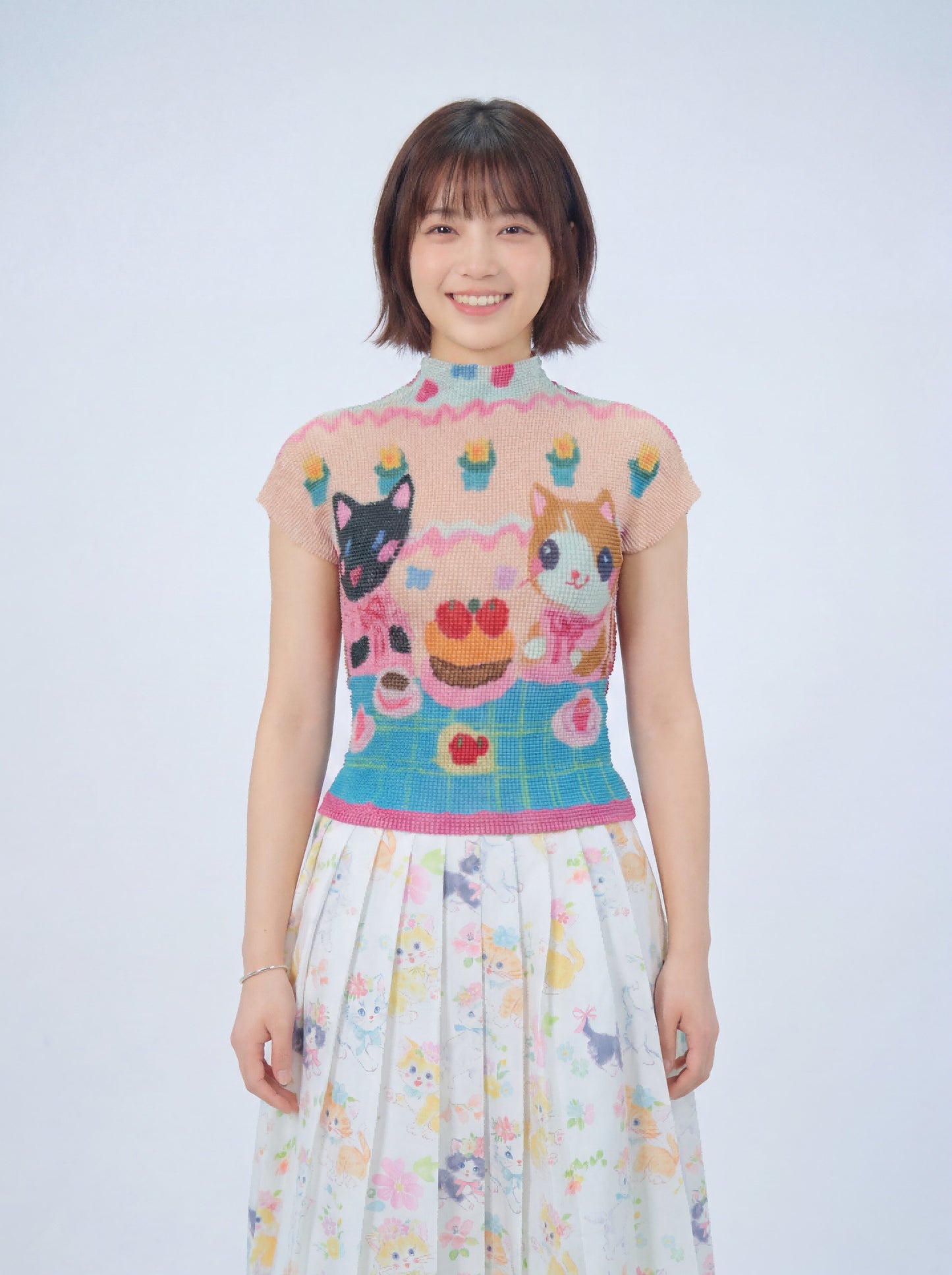 MeowMeow Bug - Cat Print Pleated Tee shirt MeowMeow Bug Cake Cat