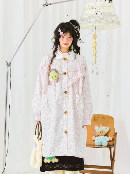 Harajuku-style HELPHELP trench coat with a small floral print, Peter Pan collar, and long sleeves for a vintage-inspired look.