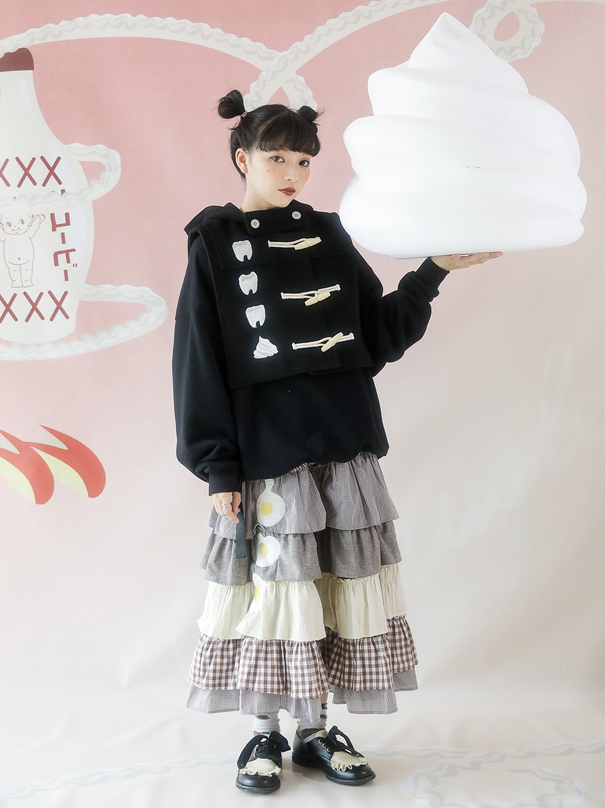 Close-up of the Meugler Egg Pouch Harajuku Lolita skirt, showing delicate plaid patchwork and lace details.